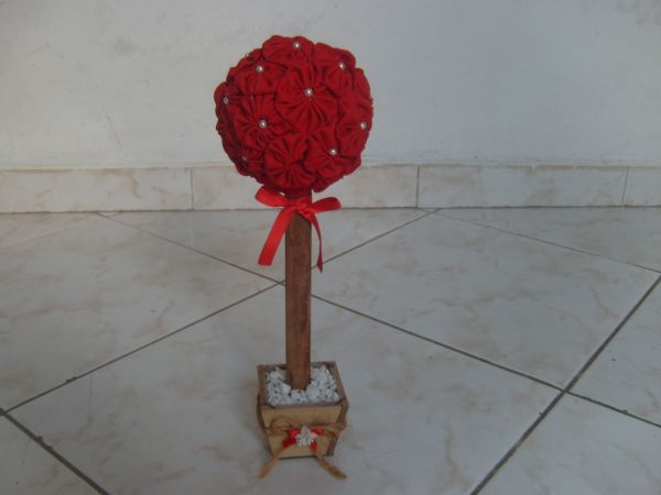 Flor de Fuxico vermelho